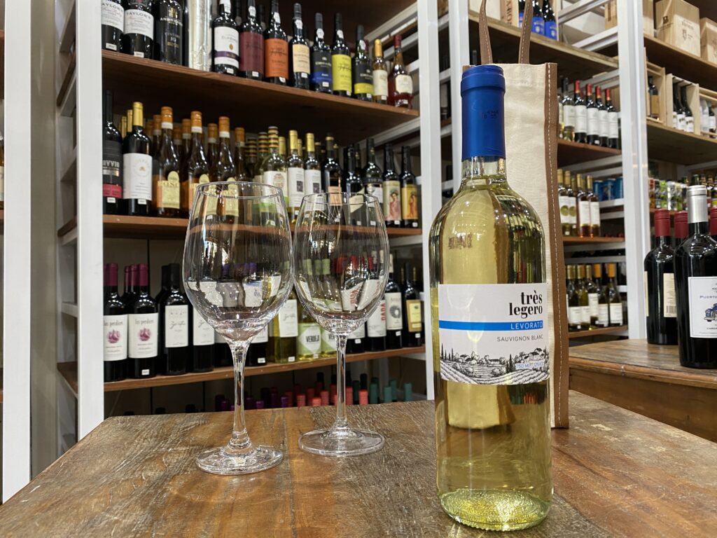 ITÁLIA TRES LEGERO SAUVIGNON BLANC 2019